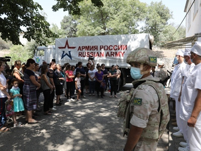 Russia peacekeepers hold outside reception for first time in Artsakh remote villages