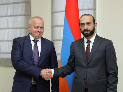 Ադրբեջանական կողմը խաթարում է իրավիճակի լիցքաթափմանը, տարածաշրջանում խաղաղության հաստատմանը. Միրզոյանը՝ ՌԴ դեսպանին