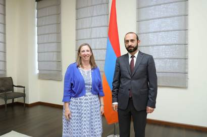 Armenia FM meets with US envoy