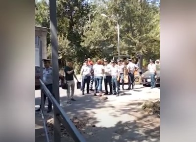 Yerevan neighborhood resident on hunger strike is forcibly apprehended