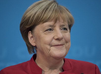Merkel welcomes resumption of Kabul airport