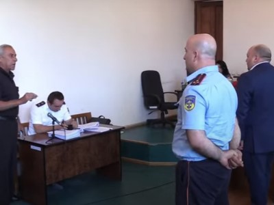 «Անցել է 2 տարի, ինձ գոնե մի զանգ արե՞լ եք». դաժան ծեծի ենթարկված փոխգնդապետի հայրը՝ Տրդատ Սարգսյանին