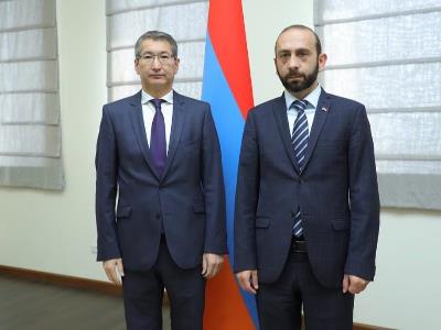 Armenia FM, Kazakhstan ambassador discuss Karabakh peace process