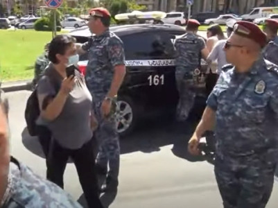 4 of Yerevan neighborhood residents protesting outside city hall apprehended
