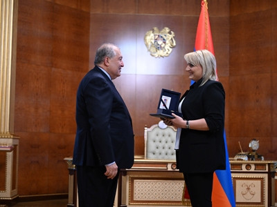 Armenia President grants high state award to chess grandmaster Elina Danielyan