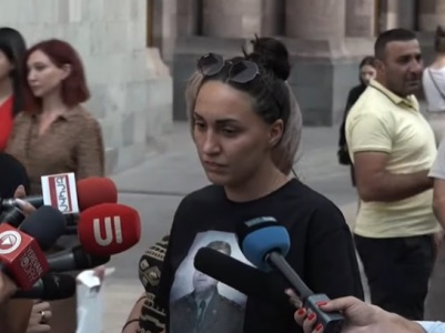 Deceased Armenian officer's daughter: Pashinyan is causing relatives of the fallen servicemen pain again