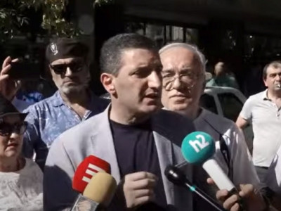 Ամոթ ձեզ, դուք թուրքից ոչ մի բանով չեք տարբերվում, մենակ ձեր անձնագրերով եք տարբերվում. Գեւորգ Պետրոսյանը` ոստիկաններին