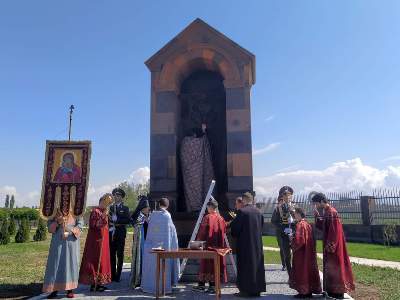 Եղվարդում տեղի ունեցավ 44-օրյա պատերազմի հերոսների հիշատակը հավերժացնող խաչքար-հուշակոթողի օծման արարողություն