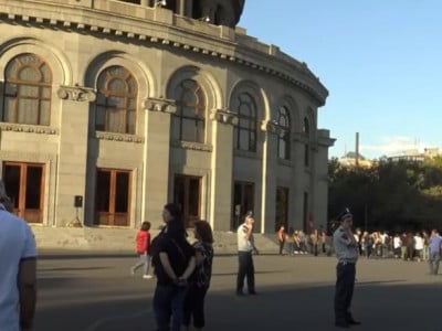 Ջահերով եւ մոմերով երթ՝ դեպի Եռաբլուր