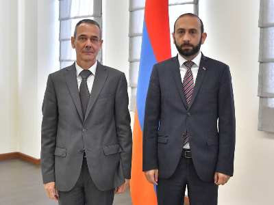 Armenia FM, Red Cross delegation head discuss issue of Armenian POWs in Azerbaijan