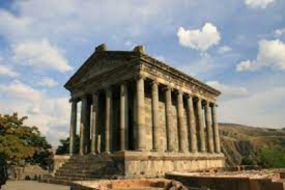 Ողբերգական դեպք՝ Կոտայքի մարզում. Գառնիի հեթանոսական տաճարի մոտ հանկարծամահ է եղել Ուկրաինայի քաղաքացի