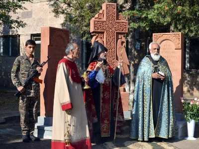Cross-stone commemorating 14 martyrs of 44-day war unveiled at school in Armenia's Abovyan
