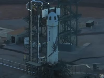 Blue Origin осуществила второй полет к краю космоса со звездой «Звездного пути» на борту