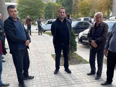Մենուա Հովսեփյանը 30 միլիոն դրամ գրավի դիմաց ազատ արձակվեց (ֆոտո)