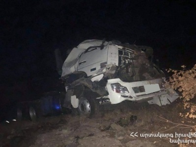 Սյունիքում իրանցու ավտոցիստեռնը դուրս է եկել ճանապարհի երթևեկելի հատվածից և գլորվել ձորը. նա արգելափակվել է խցիկում