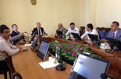 «Իրավունք». Քննիչ հանձնաժողովում փորձագետի անվան տակ փորձում են ներգրավել քաղաքական դեմքերի