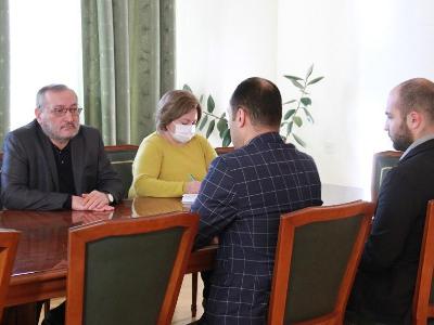 Karabakh Parliament Speaker receives human rights activist Artak Zeynalyan