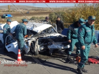 Կոտայքում «ՎԱԶ 2107»-ը բախվել է բետոնե հենապատին․ ուղևոր կնոջ դին մեքենայից դուրս են բերել փրկարարները․ կա վիրավոր