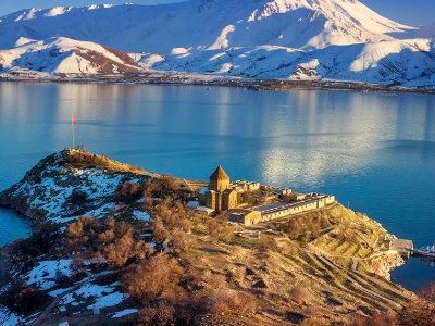 Վանա լիճը տեղումների պակասի պատճառով մինչեւ 10 կմ հետ է քաշվել
