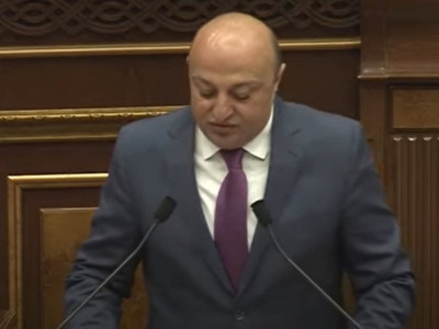 Ուշացած երդում. Արթուր Սարգսյանը Ազգային ժողովում երդվեց