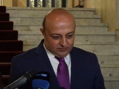 Վաղարշակ Հարությունյանը Գորիսում ասաց՝ մինչև վաղը ժամը 5-ը բոլոր տեղերից պետք է հետ գաք․ Արթուր Սարգսյան