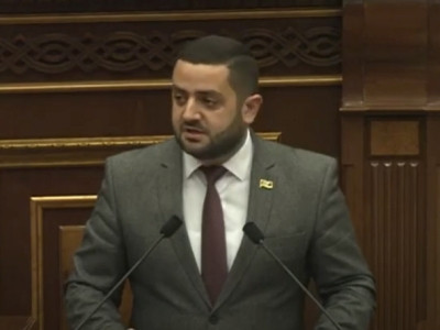 ՔՊ-ական պատգամավորը քարոզչություն անցկացրեց հենց խորհրդարանի ամբիոնից