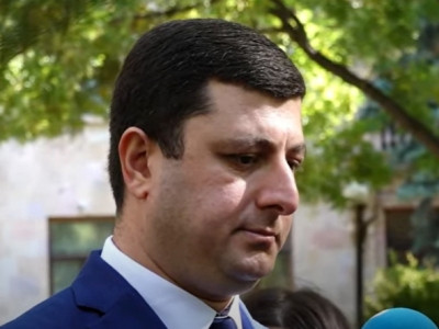 «Պատիվ ունեմ». սահմանին տիրող իրավիճակի շուրջ երեկ կայացած փակ հանդիպման բանախոսները դա մտահոգիչ չեն համարում