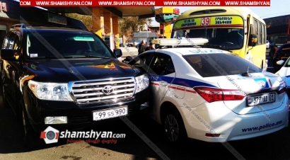 Երեւանում իրար են բախվել ՃՈ «Toyota Corolla»-ն, թիվ 39 երթուղու ավտոբուսն ու «Toyota  Land Cruiser»-ը