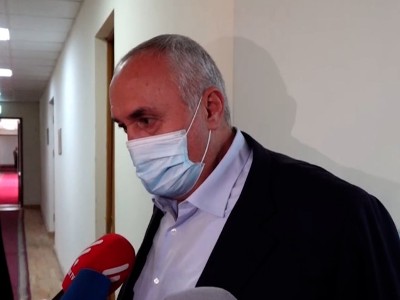 «Որովհետեւ դուրս չես գալիս դու, արա. Լավ, էտի մի կոխի բերանս». Արարատի մարզպետը փայլեց իր «բարեկրթությամբ»