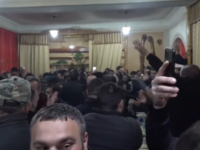 Armenia local elections: Incumbent mayor’s victory is celebrated at opposition bloc headquarters in Kapan
