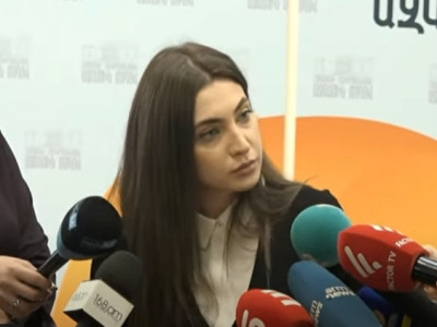 Նախկինում ասֆալտչիկի դերը ստանձնած անձնավորությունը հիմա գնում է ՊՆ. Աննա Մկրտչյան