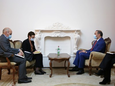 Armenia Security Council Secretary receives France Ambassador