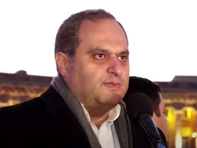Հրապարակում հանրահավաք անցկացնող «Ազատագրական շարժում»-ը Փաշինյանից պահանջում է գալ ու իրենց հարցերին պատասխանել