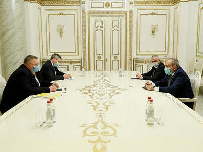 Armenia's Pashinyan receives Russia Deputy PM, unblocking of communications discussed