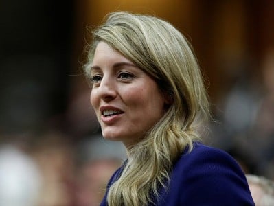 Canada FM expresses solidarity with Armenian people