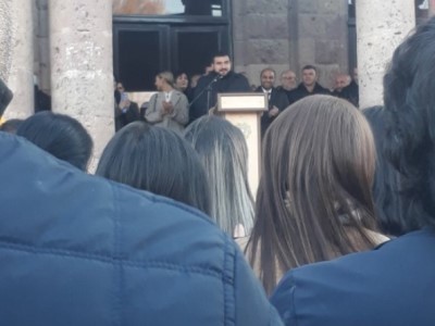 Արտաշատի ՔՊ թեկնածուն երթ է անցկացրել՝ վարչական ռեսուրս կիրառելով. ահազանգում է «Ալյանսի» Արտաշատի գրասենյակի ղեկավարը
