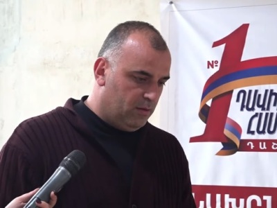 Համայնքապետերը կանգնում են ընտրատեղամասի ճանապարհին եւ համագյուղացիներին հորդորում են ընտրել ՔՊ-ին