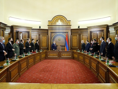 Armenia premier chairs Security Council meeting
