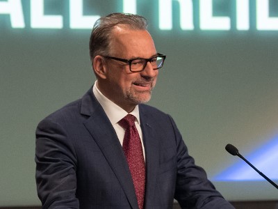 Глава ESA призвал европейских лидеров прекратить позволять Илону Маску доминировать в космической экономике