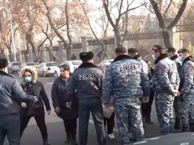 Դե մի գեներալ բռնեք, քոռ աչքս տեսնի. զինծառայողի ծնողը՝ իրավապահներին