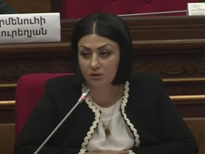 Երբ ես խոսում եմ, լռեք, աջ կողմում նստածներդ բոլորդ պատասխան եք տալու. ընդդիմադիր պատգամավորը՝ ՔՊ–ականներին