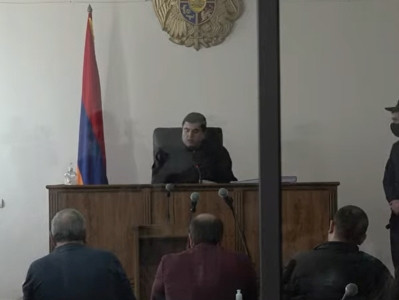 Դատարանը հեռացավ խորհրդակցական սենյակ՝ Ա. Չարչյանի գործով որոշում կայացնելու. Պատգամավորները մեկնում են «Վարդաշեն» ՔԿՀ