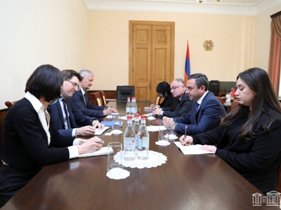 Armenia Parliament Deputy Speaker receives Matthias Luttenberg