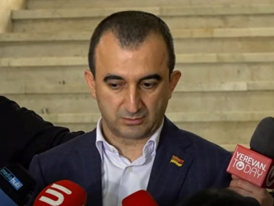 Պոստ պահող տղաների վարքը գնահատելու իրավունքը պետք է վաստակել. Մխիթար Զաքարյան