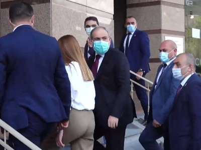 Armenia PM arrives at Civil Contract Party's headquarters to meet with ruling faction of Yerevan's Council of Elders