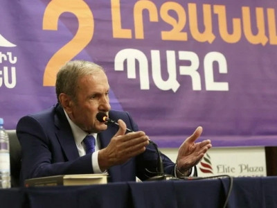 Քաղաքացին ֆեյսբուքում 7800000 եվրո է պահանջել Լեւոն Տեր-Պետրոսյանից. Aravot.am