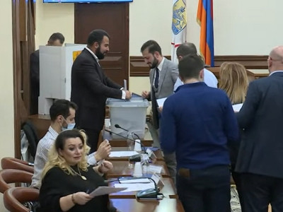 Երևանի ավագանիում ընթանում է քաղաքապետի ընտրության քվեարկությունը