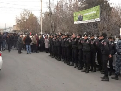 Situation tense in Armenia’s Parakar