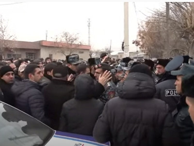«Ես այստեղ եմ, որովհետեւ Վոլոդյա Գրիգորյանը կրել է». Փարաքարում իրավիճակը լարված է