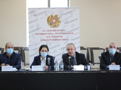 Հանվում է անբավարար գնահատականի շեմը. յուրաքանչյուր դպրոց կարող է սահմանել իր ուսպլանը. փոխնախարար